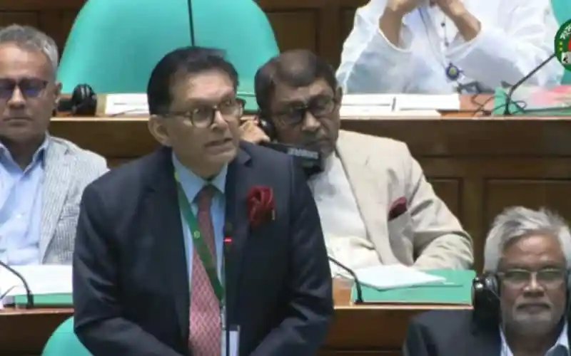 বাংলাদেশের পররাষ্ট্রমন্ত্রী মক্কা প্যাক্টে যুক্ত হওয়ার প্রশ্নে বক্তব্য দিচ্ছেন. Channel i News - চ্যানেল আই নিউজ