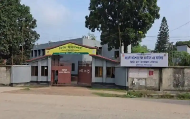 হিলি স্থলবন্দরে অনির্দিষ্টকালের জন্য আমদানি-রপ্তানি বন্ধ ঘোষণা
