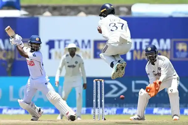শ্রীলঙ্কাকে হারিয়ে সিরিজের সাথে পয়েন্টেও এগিয়ে গেল ভারত