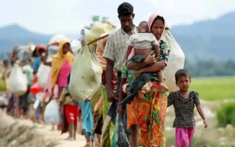 ২৯ সেপ্টেম্বর থেকে রোহিঙ্গাদের মিয়ানমারে ফেরত পাঠাবে মালয়েশিয়া