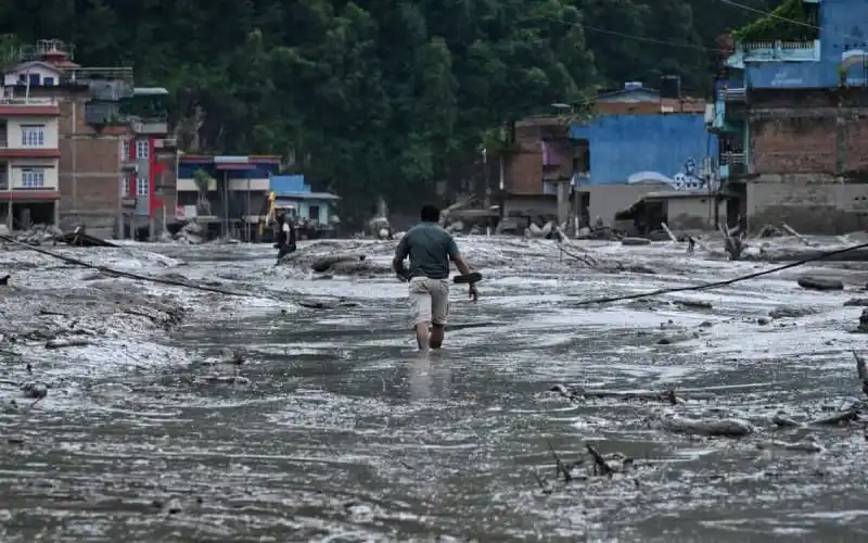 নেপাল-তিব্বতের ভয়াবহ বন্যার কারণে ক্ষতিগ্রস্ত এলাকা. Channel i News - চ্যানেল আই নিউজ