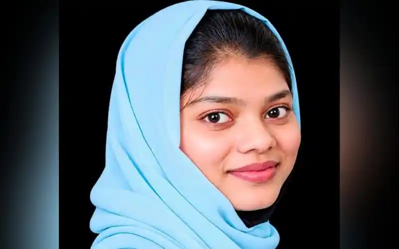 হবিগঞ্জের জান্নাতুলের উচ্চ শিক্ষার জন্য বৃত্তি গ্রহণের ছবি. Channel i News - চ্যানেল আই নিউজ