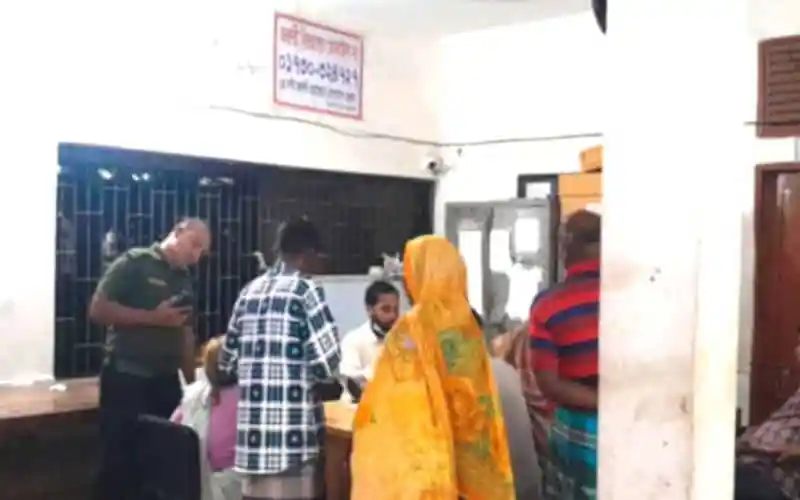 রাণীশংকৈলে রহস্যময় বন্যপ্রাণীর তাণ্ডবের ঘটনায় আহত ১০. Channel i News - চ্যানেল আই নিউজ