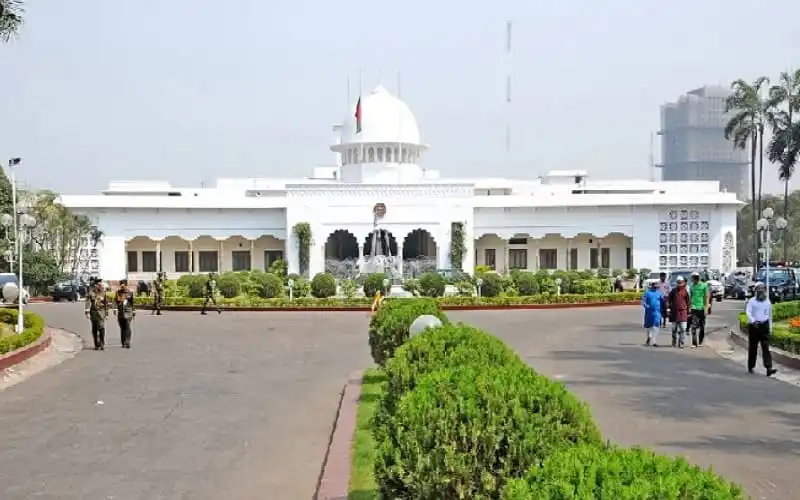 বঙ্গভবনে রাষ্ট্রপতির শপথ অনুষ্ঠানের জন্য প্রস্তুতি চলছে. Channel i News - চ্যানেল আই নিউজ