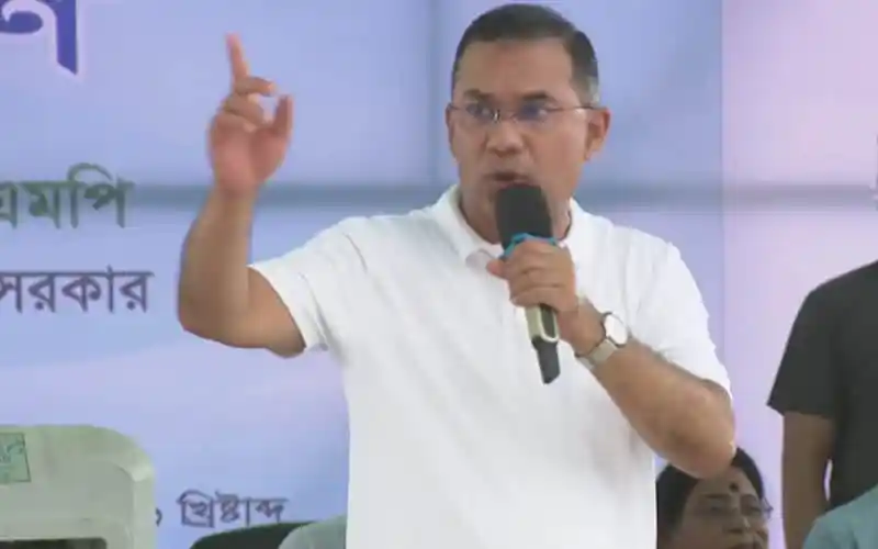 প্রধানমন্ত্রী বক্তৃতা দিচ্ছেন, বাংলাদেশের উন্নয়নের জন্য পরিকল্পনা শেয়ার করছেন. Channel i News - চ্যানেল আই নিউজ