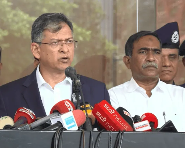 স্বরাষ্ট্রমন্ত্রীর অস্ত্র উদ্ধারে সহায়তার জন্য পুরস্কার ঘোষণা. Channel i News - চ্যানেল আই নিউজ