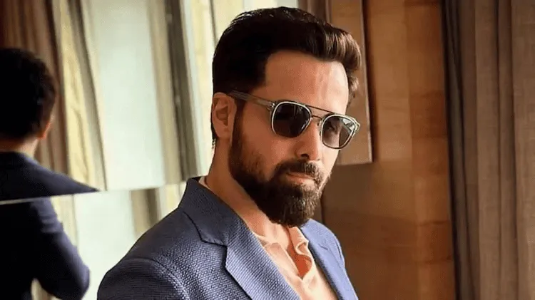 ইমরান হাশমি sunglasses পরা ছবি, স্বাস্থ্য পরিস্থিতি নিয়ে আলোচনা. Channel i News - চ্যানেল আই নিউজ