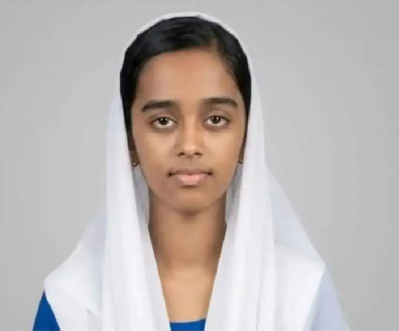 কুমিল্লায় এসএসসিতে প্রথম ইভা, স্কুলের ছাত্রীর ছবি. Channel i News - চ্যানেল আই নিউজ
