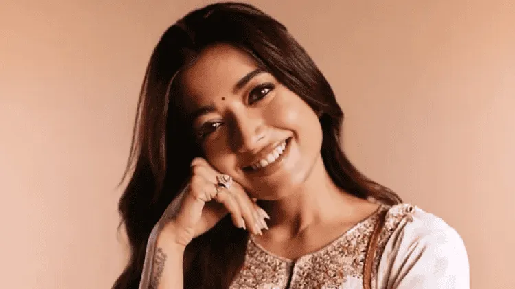 শুটিং সেটে আহত রাশমিকা, চিকিৎসকের পরামর্শ নিচ্ছেন. Channel i News - চ্যানেল আই নিউজ