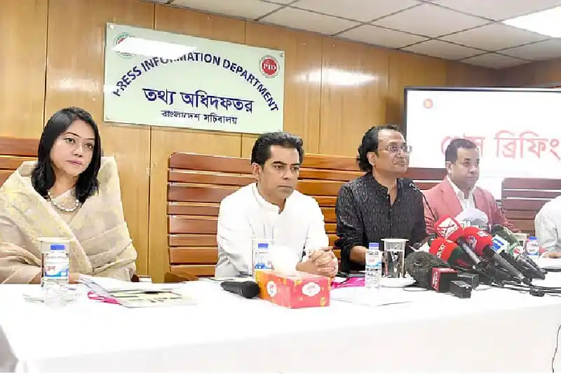 তথ্য অধিদপ্তরের প্রেস ব্রিফিংয়ে চারজন বক্তা উপস্থিত. Channel i News - চ্যানেল আই নিউজ