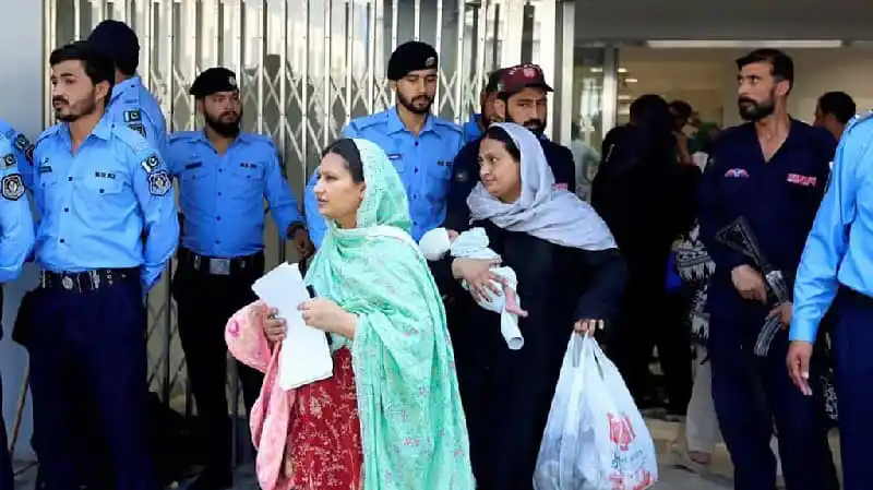 আগুনে নবজাতকদের মৃত্যু: তালাবদ্ধ ছিল পাকিস্তানের সেই হাসপাতালের দরজা