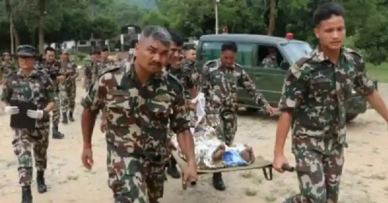 নেপালে উদ্ধার অভিযানে ২ হাজার সেনা মোতায়েন