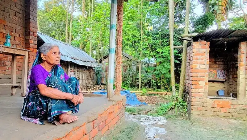 অশি পেরোনো বৃদ্ধা জমির দখল নিয়ে চিন্তিত. Channel i News - চ্যানেল আই নিউজ
