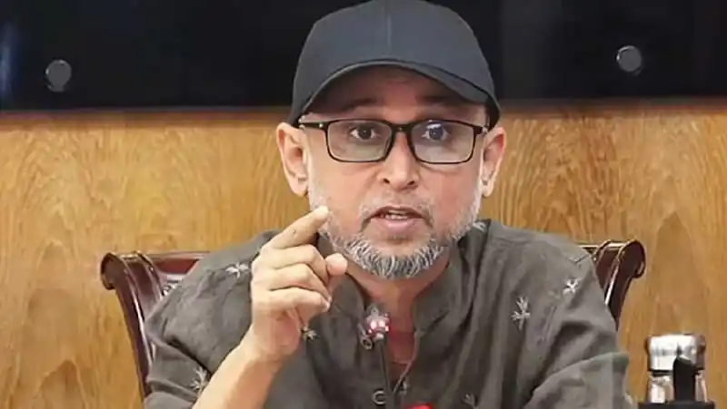 ফারুকী বক্তৃতা দিচ্ছেন, আলোচনায় অংশ নিচ্ছেন. Channel i News - চ্যানেল আই নিউজ