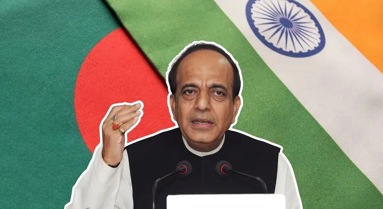 প্রধানমন্ত্রী মোদী ভারতের জাতীয় পতাকার সামনে বক্তৃতা দিচ্ছেন. Channel i News - চ্যানেল আই নিউজ