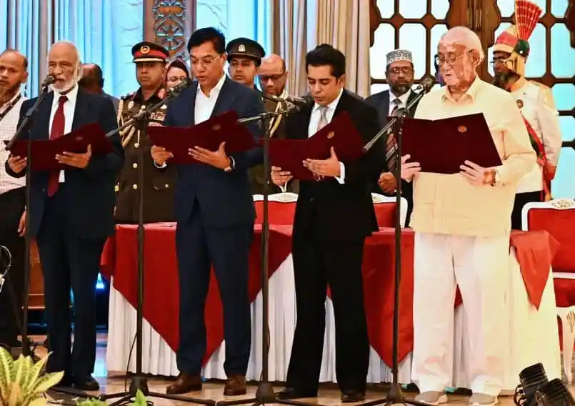 শপথ গ্রহণের সময় মন্ত্রী-প্রতিমন্ত্রীরা শপথ পড়ছেন. Channel i News - চ্যানেল আই নিউজ