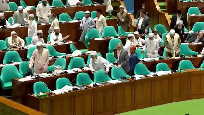 সংসদে বিরোধীদলের সদস্যরা ওয়াকআউট করছে, সংসদ অধিবেশন চলমান. Channel i News - চ্যানেল আই নিউজ