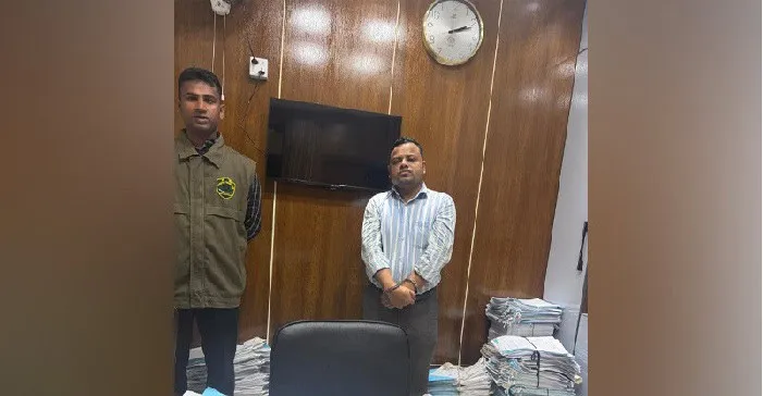 প্রধানমন্ত্রীর পরিবার ও দুই কর্মকর্তার নামে ভুয়া ফেসবুক আইডি: ১ জন গ্রেপ্তার