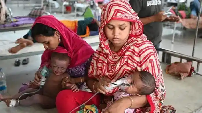 বিপর্যস্ত পরিস্থিতিতে শিশু ও নারী রোগীদের চিকিৎসা চলছে. Channel i News - চ্যানেল আই নিউজ