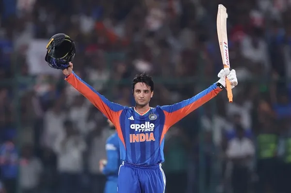 ৩০ বলে সেঞ্চুরি, অভিষেক ঝড়ে তছনছ রেকর্ডবুক