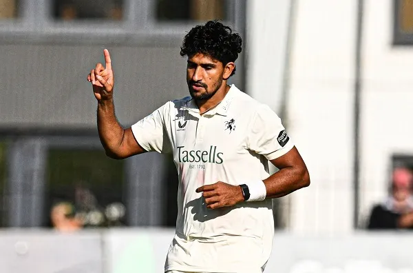 এবার খালেদের ৩ উইকেট, জিততে কেন্টের সামনে সহজ লক্ষ্য