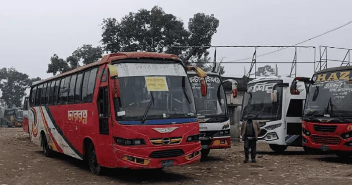 নিরাপত্তার দাবিতে জামালপুর-ঢাকা রুটে বাস বন্ধ