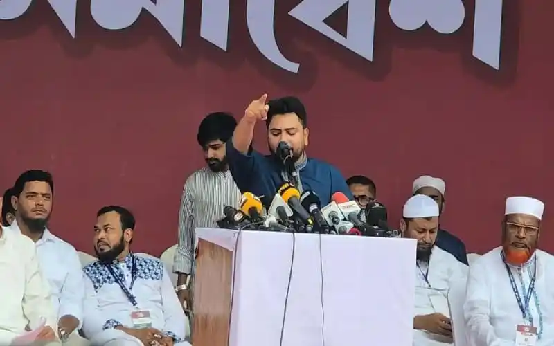 বাধা এলেও চট্টগ্রাম পৌঁছাবে লং মার্চ: নাহিদ ইসলাম