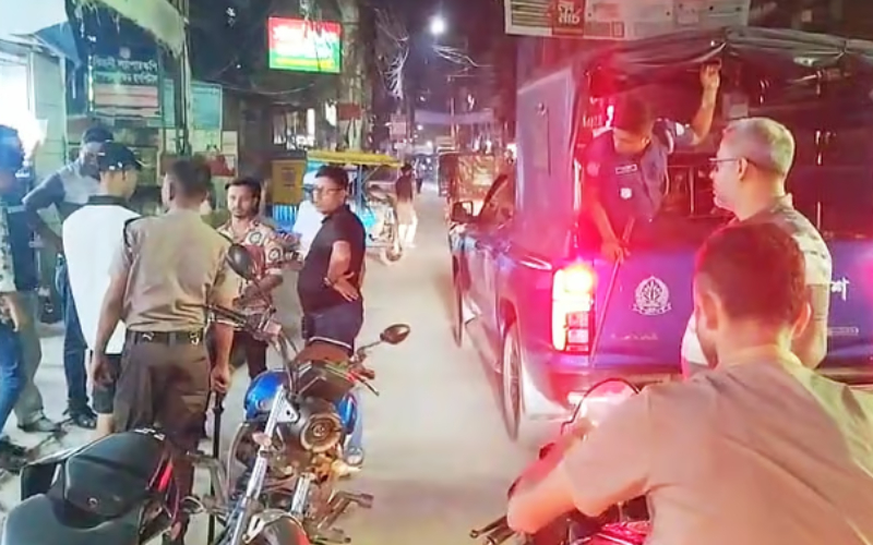 কুমিল্লায় কিশোর গ্যাংবিরোধী অভিযানে রতন গ্রুপের ‘দ্বিতীয় প্রধানসহ আটক ২৫৪