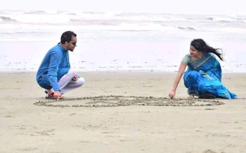 আজ প্রিয়তমা স্ত্রীর প্রশংসা করার দিন