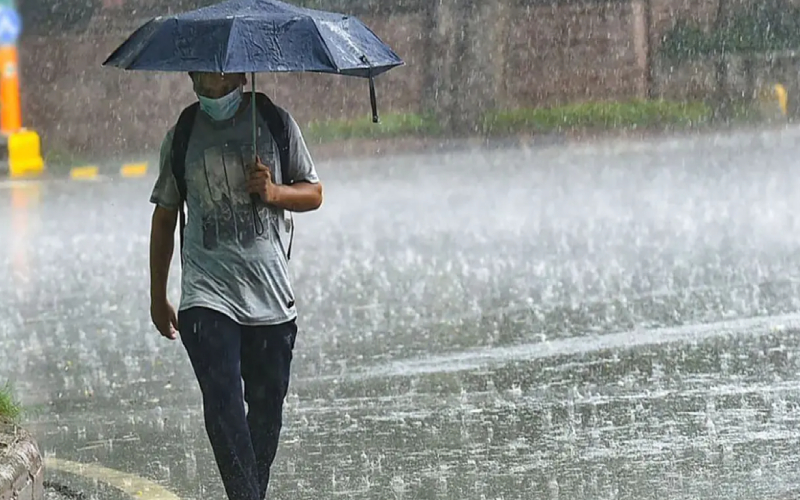 দেশের বিভিন্ন অঞ্চলে ভারী বৃষ্টির পূর্বাভাস