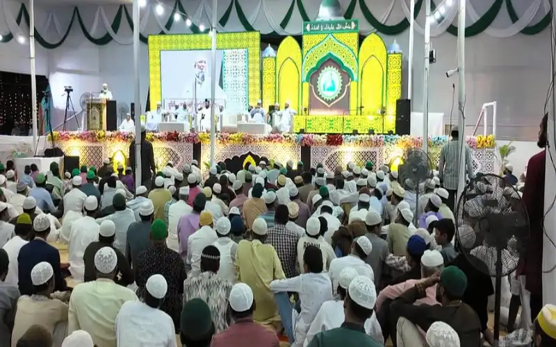 চট্টগ্রামে তরিক্বত কনফারেন্সে দেশ ও উম্মাহর জন্য বিশেষ মুনাজাত