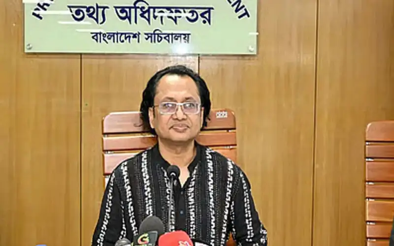 শেখ হাসিনাসহ অন্যদের হস্তান্তর করলে ভারতের সাথে সম্পর্ক সহজ হবে: তথ্য উপদেষ্টা