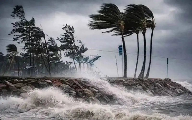 ছুটির দিনে ঝড় বৃষ্টির আশঙ্কা