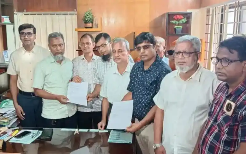 বিশ্ববিদ্যালয়ের ৯ শিক্ষক-কর্মকর্তার পদত্যাগ