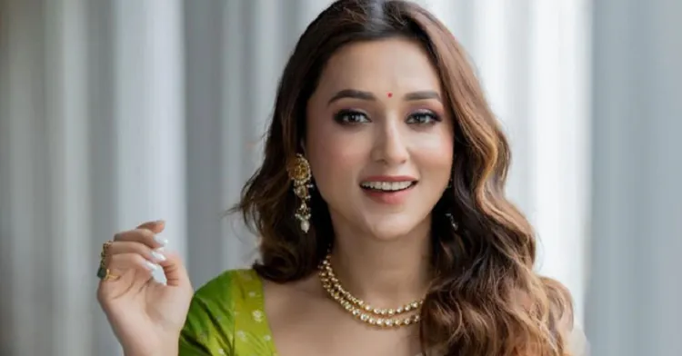 হবু বরকে নিয়ে যে ইঙ্গিত দিলেন মিমি!