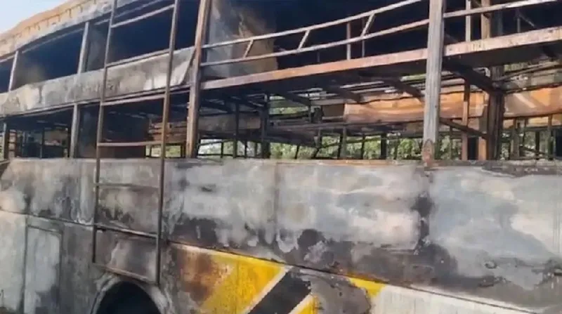 স্লিপার বাসে ভয়াবহ আগুনে ৯ যাত্রীর মৃত্যু