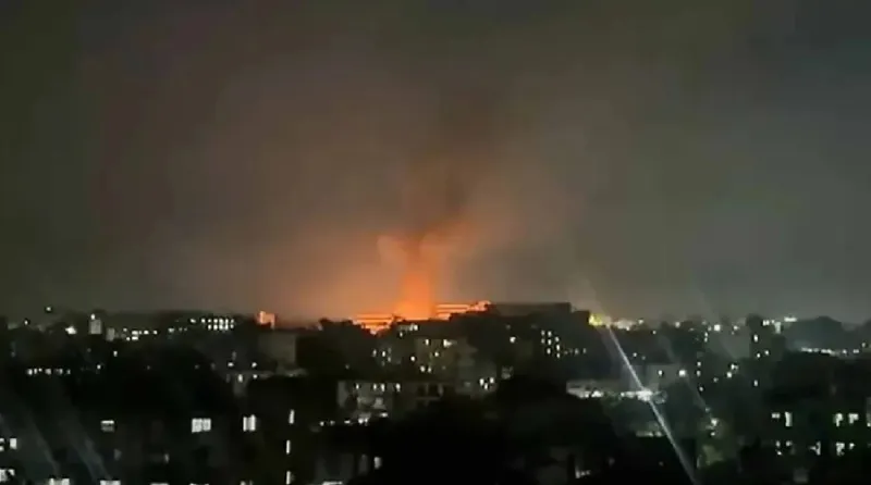 আশুলিয়ায় একটি কারখানায় আগুন