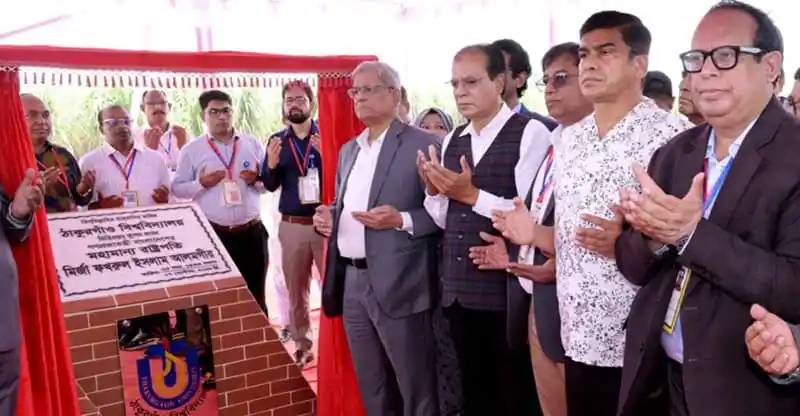 ঠাকুরগাঁও বিশ্ববিদ্যালয়ের ভিত্তিপ্রস্তর স্থাপন করলেন রাষ্ট্রপতি মির্জা ফখরুল