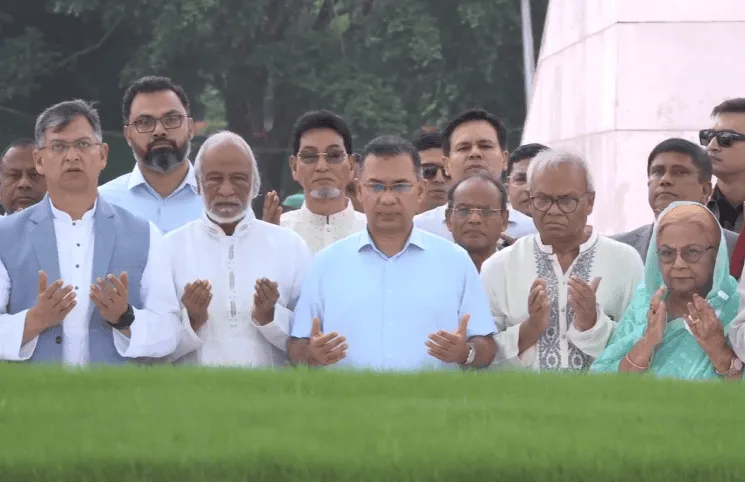 বিএনপির প্রতিষ্ঠাবার্ষিকী: জিয়াউর রহমান ও খালেদা জিয়ার সমাধিতে প্রধানমন্ত্রীর শ্রদ্ধা