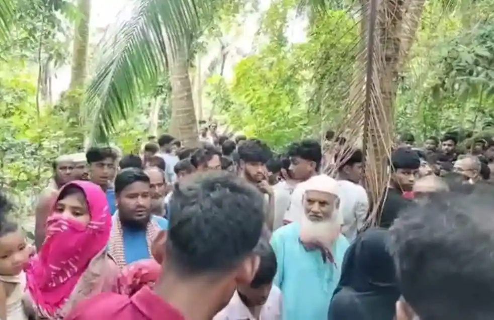 দুই দিন নিখোঁজ, গাছের ডালে মিলল মরদেহ
