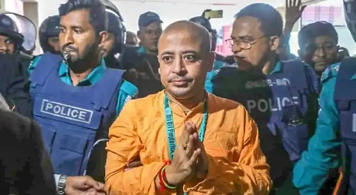 মায়ের মৃত্যুতে চিন্ময় কৃষ্ণ দাসকে পাঁচ ঘণ্টার প্যারোল মঞ্জুর