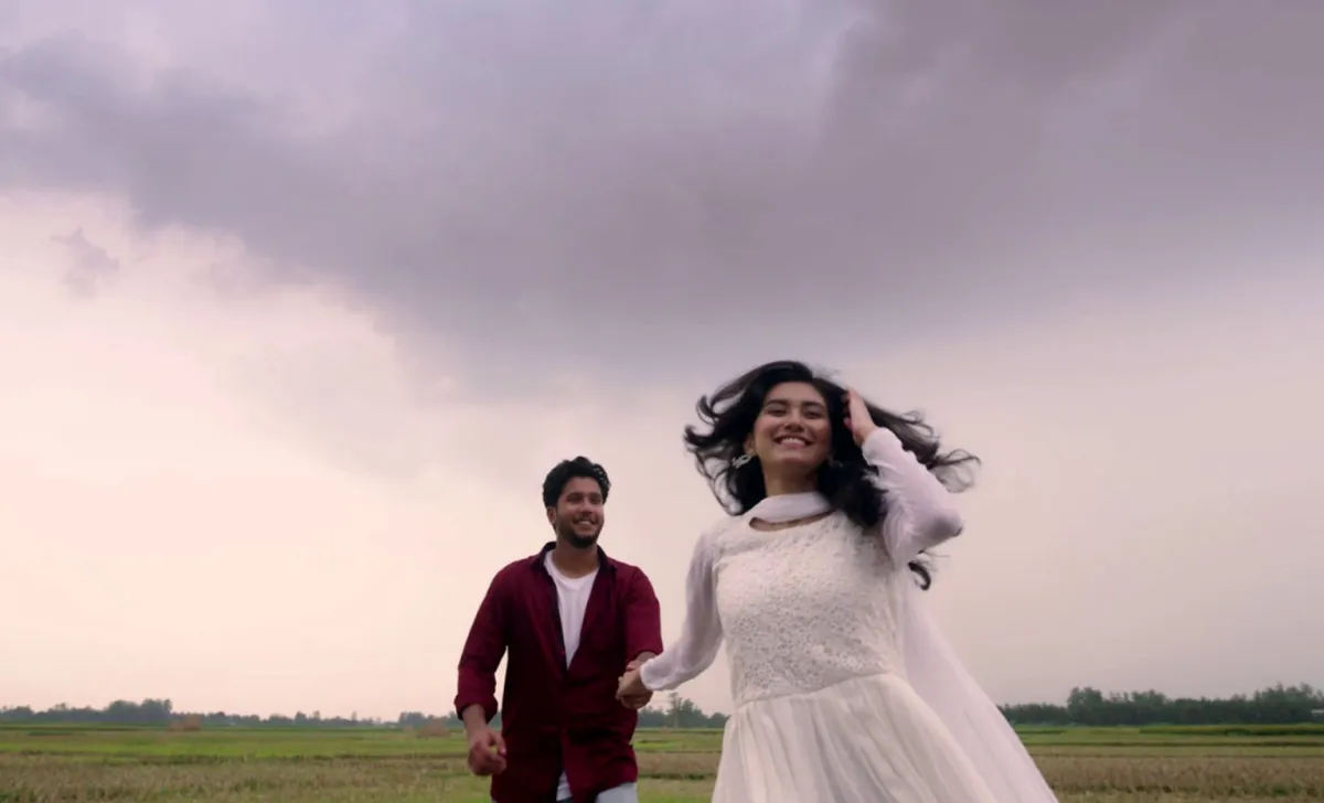 ‘মিশন ডিডিএলজে’: ট্রেলারে শাহরুখ-কাজলের সিনেমার আভাস!