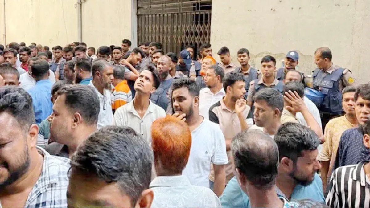 জাসদ কার্যালয় থেকে নিষিদ্ধ আওয়ামী লীগের শতাধিক নেতাকর্মী আটক