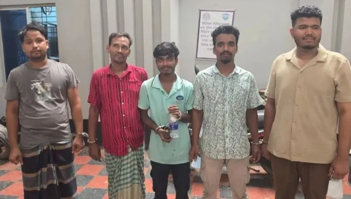 গভীর রাতে নিষিদ্ধ ছাত্রলীগের মিছিল, আটক ৮