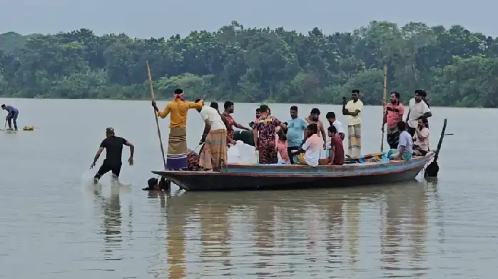 শীতলক্ষ্যায় গোসল করতে নেমে ৩ জনের মৃত্যু, নিখোঁজ ১