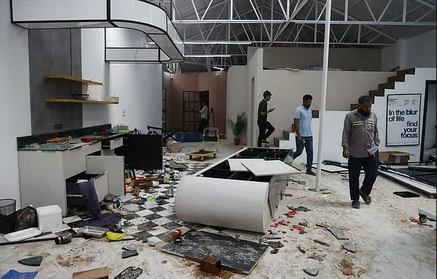 ‘গুলি করতে করতে নিউগিনি প্রপার্টিজে ঢোকে হামলাকারীরা’