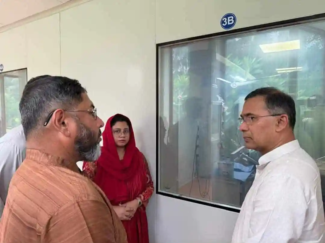 আহত সেনা কর্মকর্তাকে চিকিৎসার জন্য সিঙ্গাপুর পাঠাতে প্রধানমন্ত্রীর নির্দেশ
