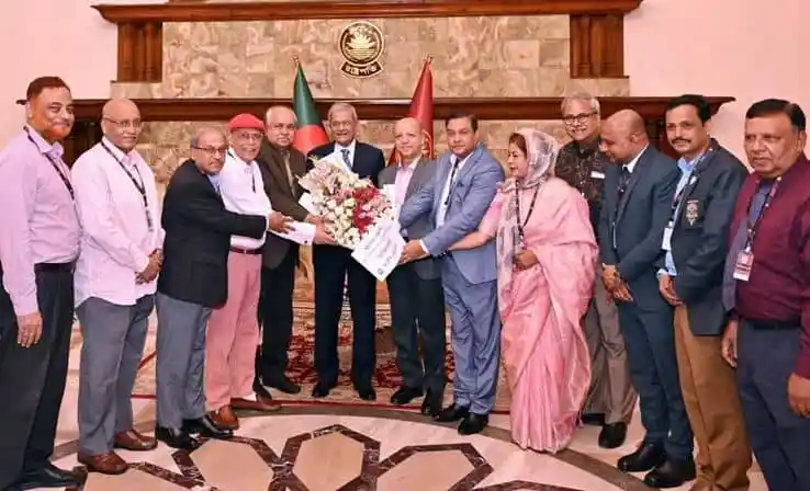 গণতন্ত্রের মূল শক্তি গণমাধ্যম, গণতন্ত্রকে বাঁচাতে হলে গণমাধ্যমকেও বাঁচাতে হবে: রাষ্ট্রপতি