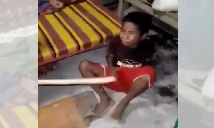 চোর সন্দেহে ৮ বছরের শিশুকে বেঁধে মারধর