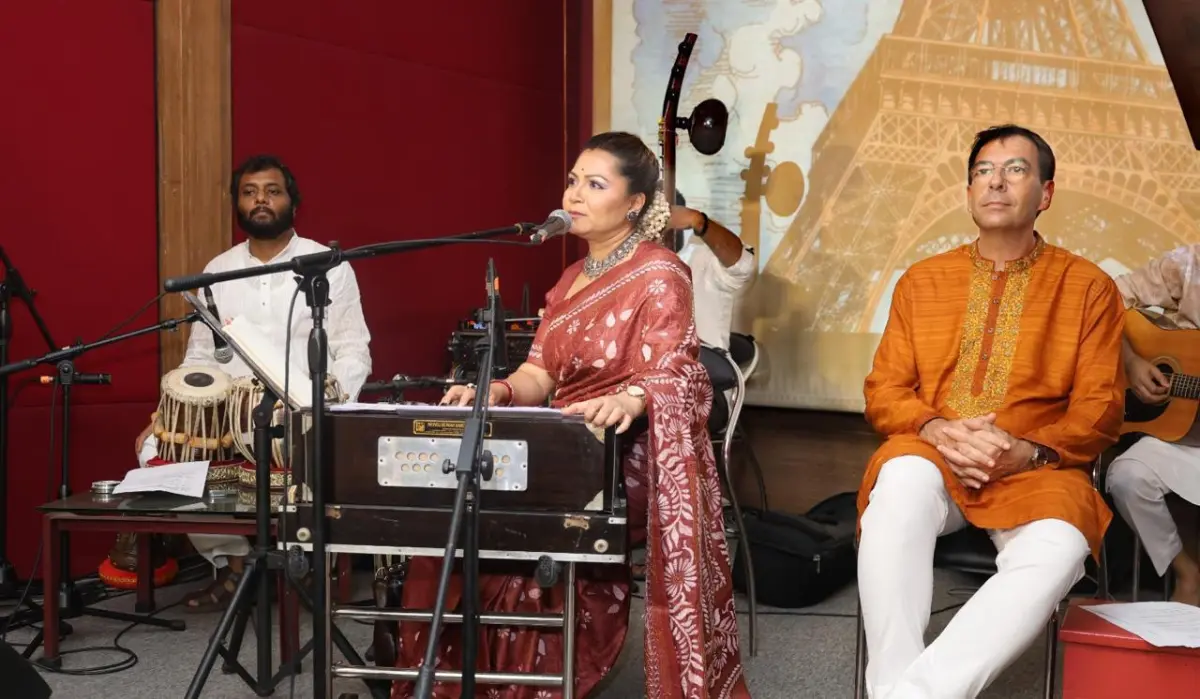 রবীন্দ্রসংগীতে ফরাসি সংযোগের গল্প